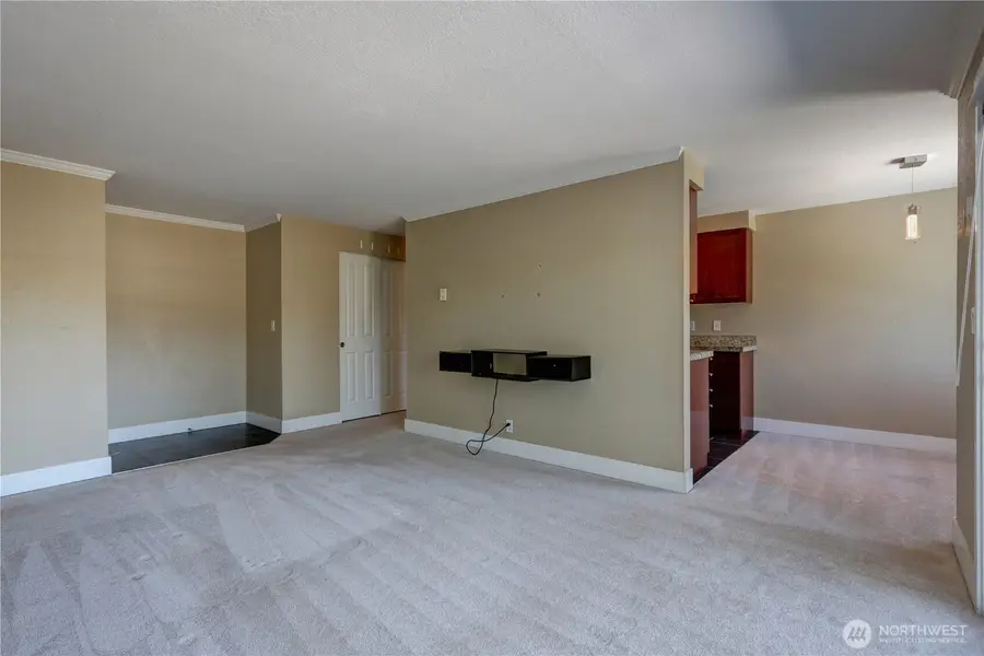 939 N 101st Street #302, Seattle, WA 98133 - #3
