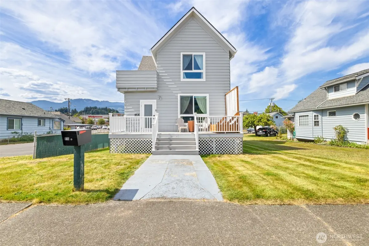 916 Georgiana Street, Port Angeles, WA 98362 - #1