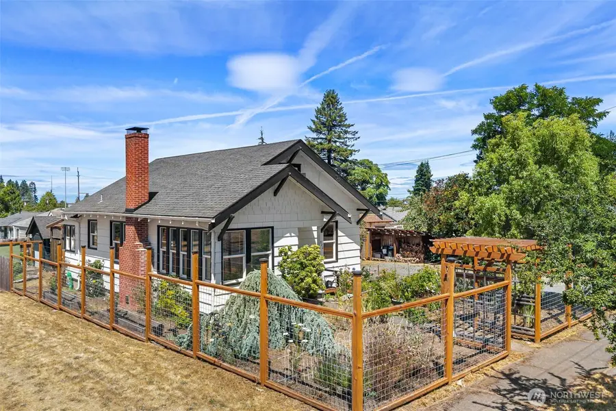 322 S Jones Street, Port Angeles, WA 98362 - #2