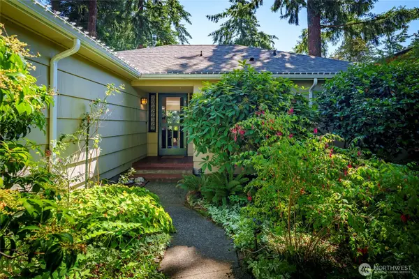 6626 57th Avenue Ne, Seattle, WA 98115