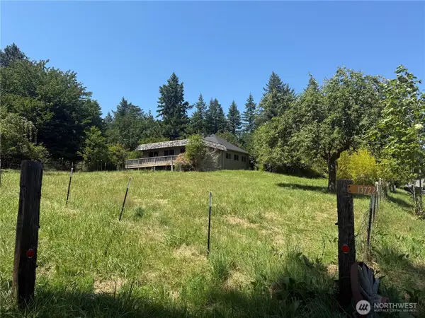 13722 Center Road, Quilcene, WA 98376