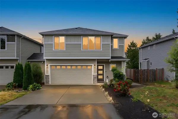 423 205th Street Sw #B, Lynnwood, WA 98036