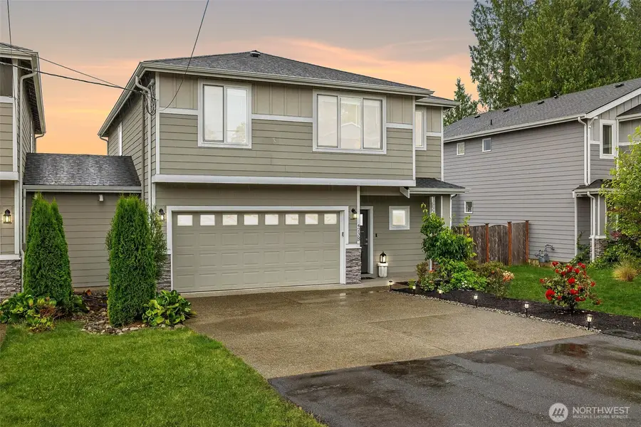 423 205th Street Sw #B, Lynnwood, WA 98036 - #2