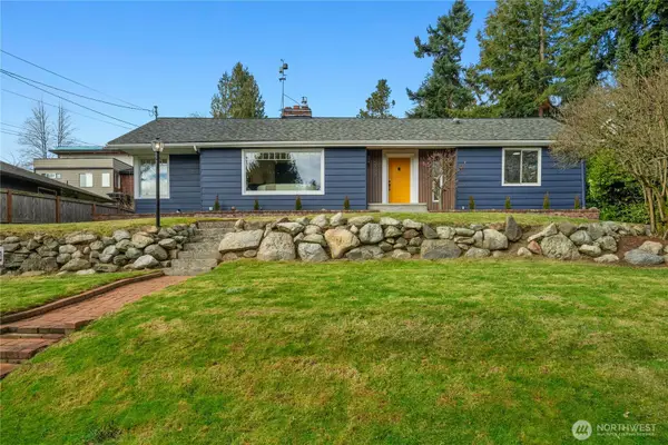 10723 Densmore Avenue N, Seattle, WA 98133
