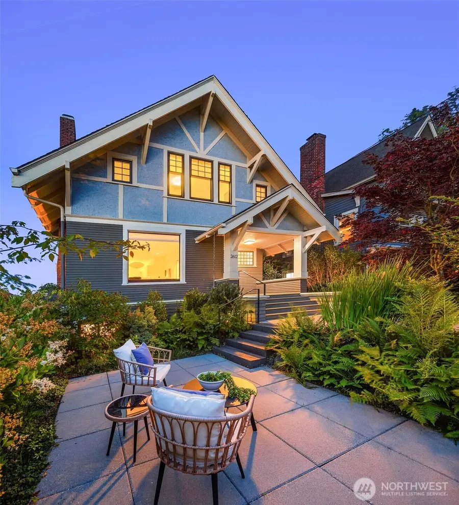 2612 1st Avenue N, Seattle, WA 98109 - #3