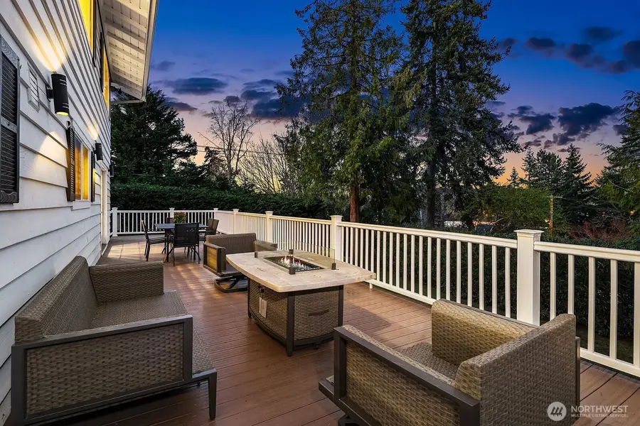 2650 79th Avenue Ne, Medina, WA 98039 - #3