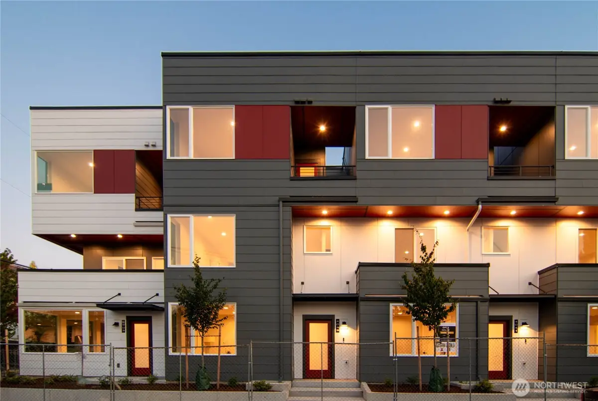6905 42nd Avenue S #B, Seattle, WA 98118 - #1