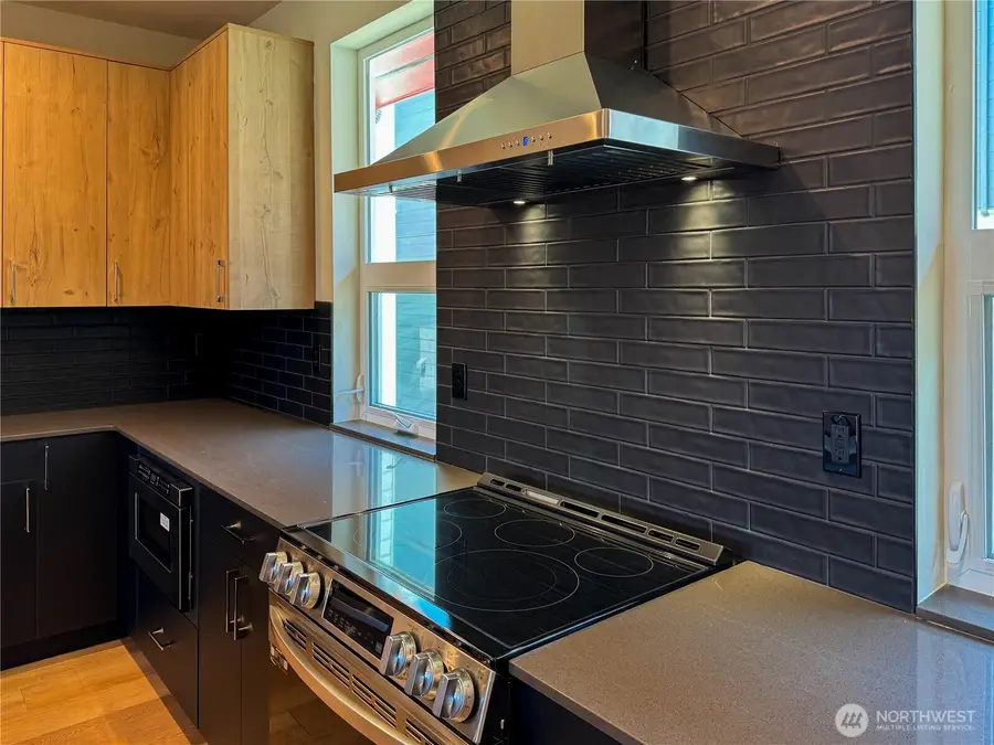 6905 42nd Avenue S #B, Seattle, WA 98118 - #3
