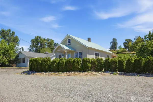 1921 Sunset Highway, East Wenatchee, WA 98802