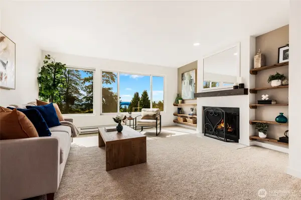 215 N 120th Street #301, Seattle, WA 98133