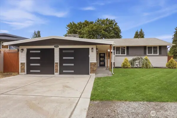 1724 N Narrows Drive, Tacoma, WA 98406