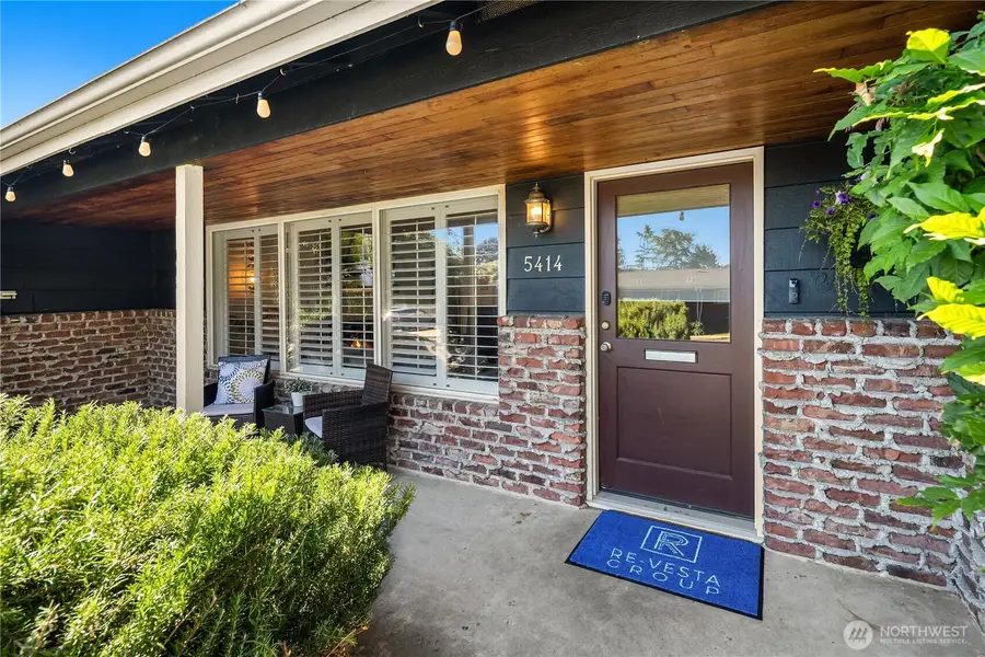 5414 SW Beach Drive Terrace, Seattle, WA 98116 - #3