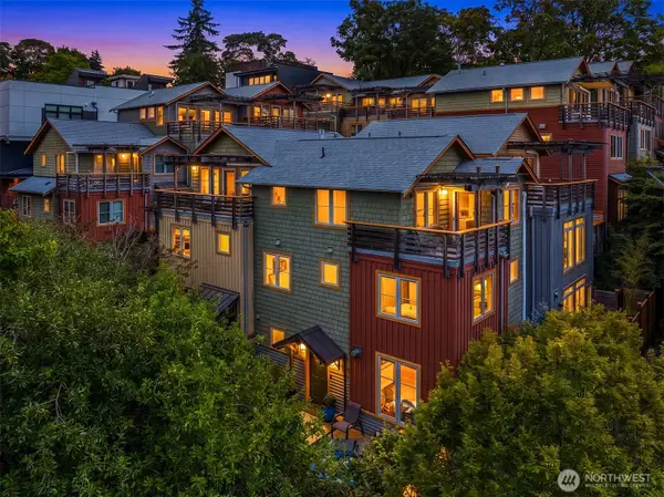 3824 Evanston Avenue N #11, Seattle, WA 98103