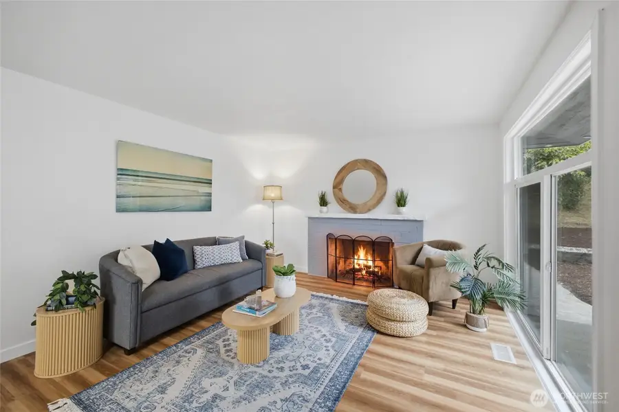 5922 23rd Avenue S, Seattle, WA 98108 - #3
