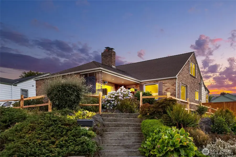 8557 24th Avenue Nw, Seattle, WA 98117 - #2