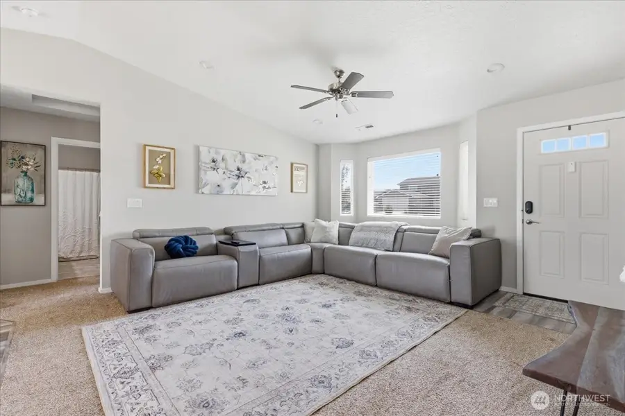 915 E Mt. Adams Street, Othello, WA 99344 - #2