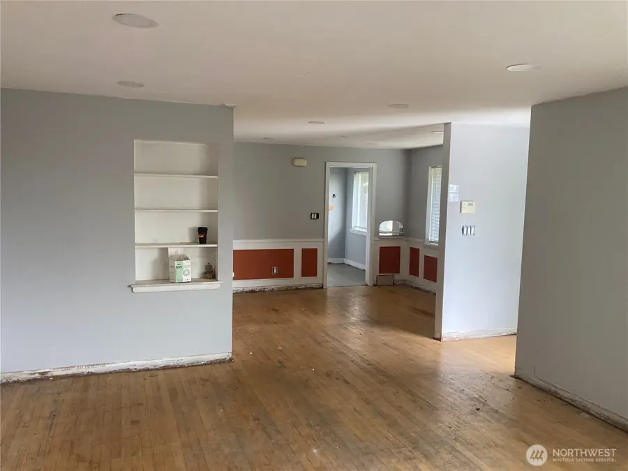 6925 52nd Avenue S, Seattle, WA 98118 - #3