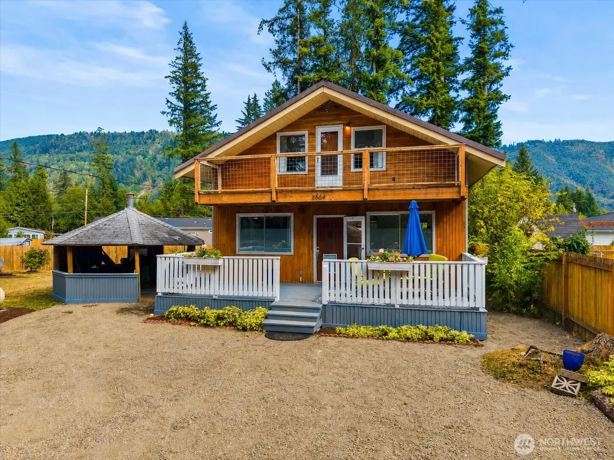 8664 Valley Ct, Maple Falls, WA 98266 - #1