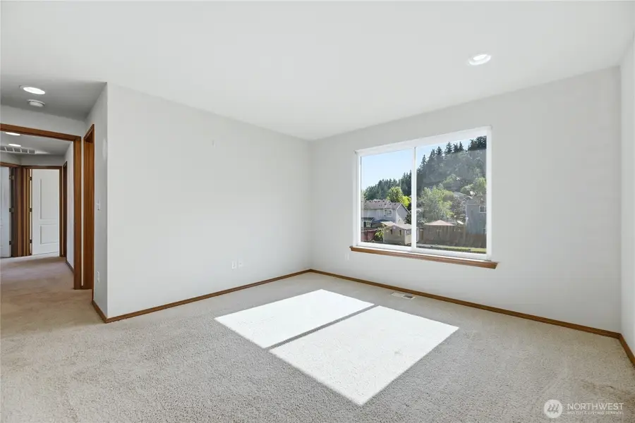 229 W Easton Avenue, Eatonville, WA 98328 - #3