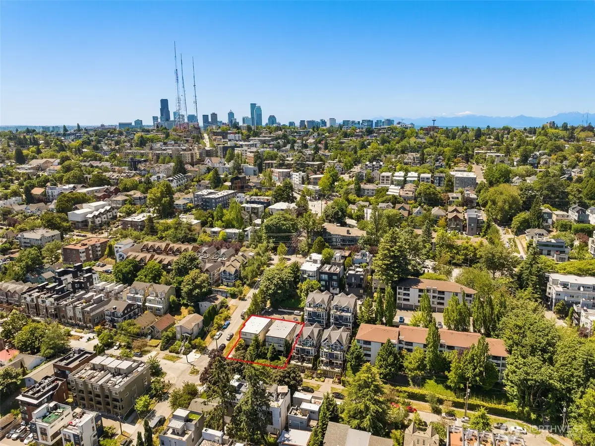 205 26th Avenue E, Seattle, WA 98112 - #1