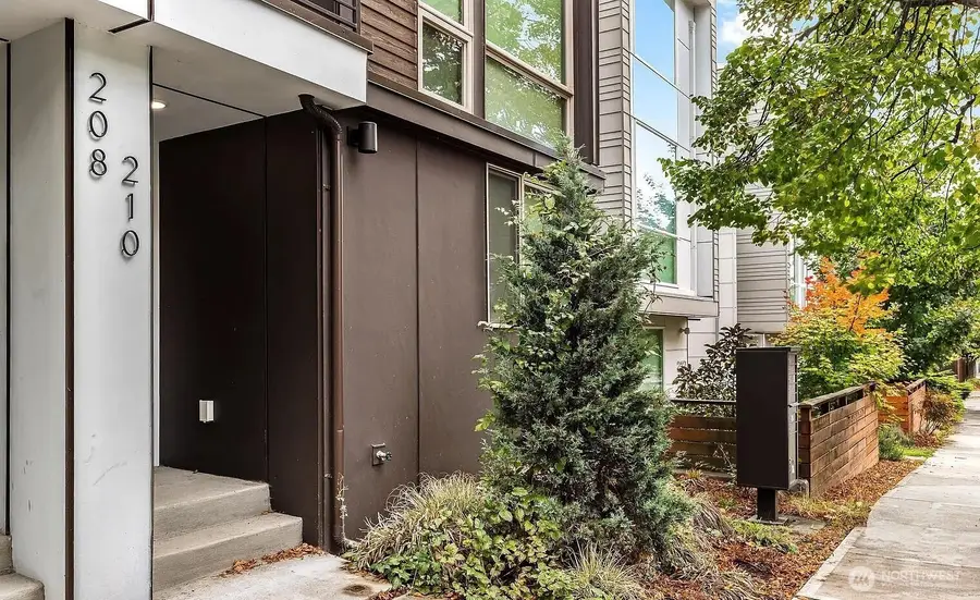 210 20th Avenue S, Seattle, WA 98144 - #3