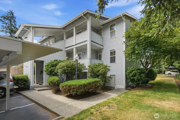 7019 210th Street Sw #4, Lynnwood, WA 98036