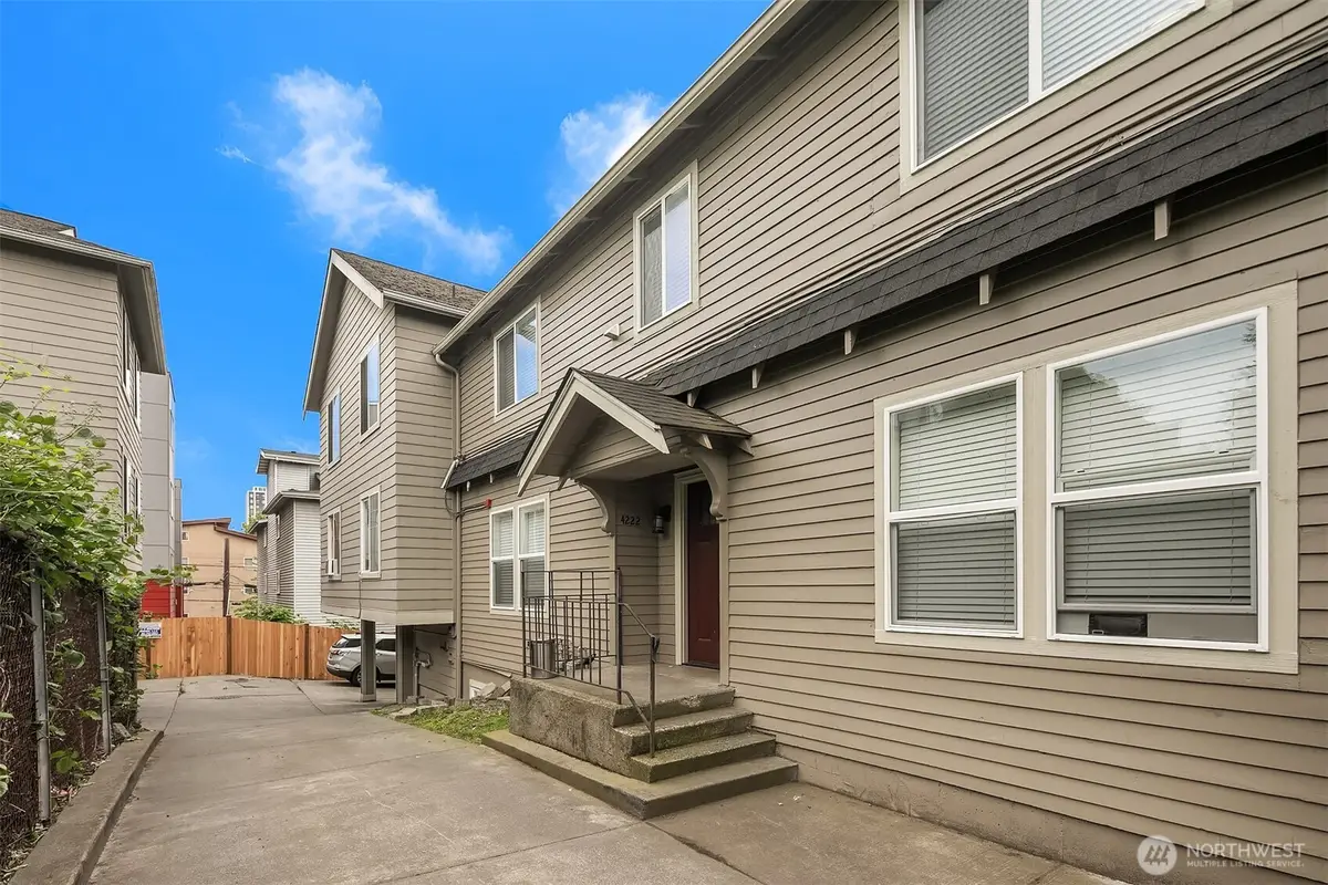 4218 Pasadena Place Ne, Seattle, WA 98105 - #1