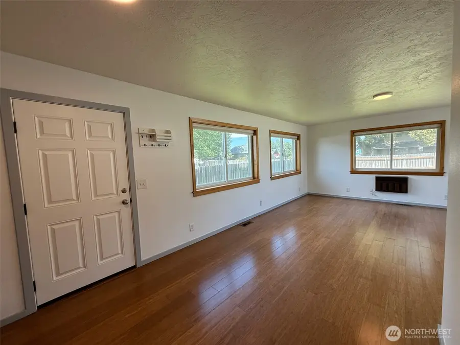 424 SW 3rd Street, College Place, WA 99324 - #3