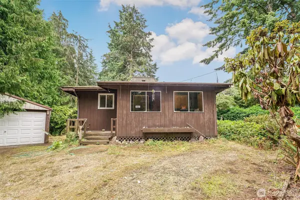 1497 Ridge Drive, Camano Island, WA 98282