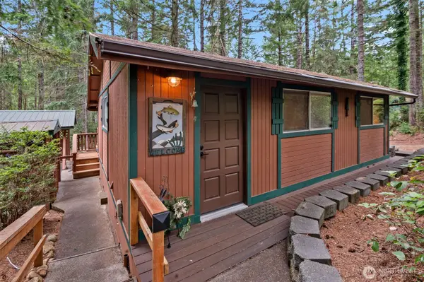 870 N Colony Surf Drive, Lilliwaup, WA 98555