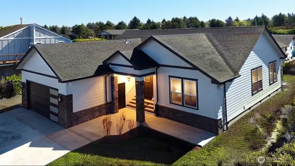 552 Sand Dune Avenue Sw, Ocean Shores, WA 98569