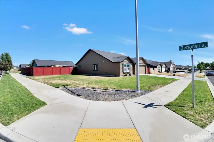801 S Wilder Street, Moses Lake, WA 98837 - #3