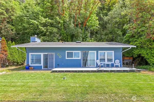 1122 Rockaway Lane, Camano Island, WA 98282