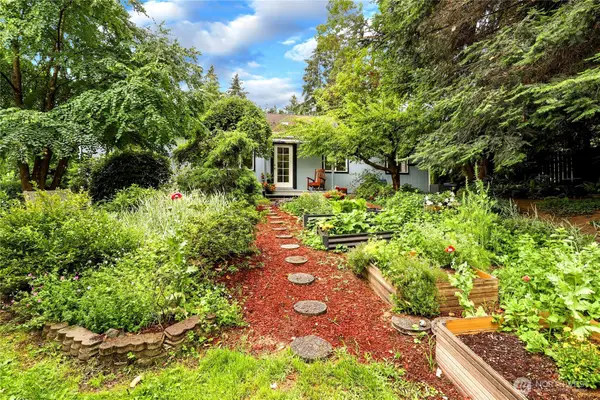 21195 Kingston Street Ne, Indianola, WA 98342