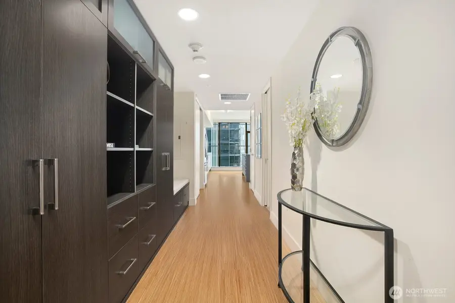 820 Blanchard Street #910, Seattle, WA 98121 - #2