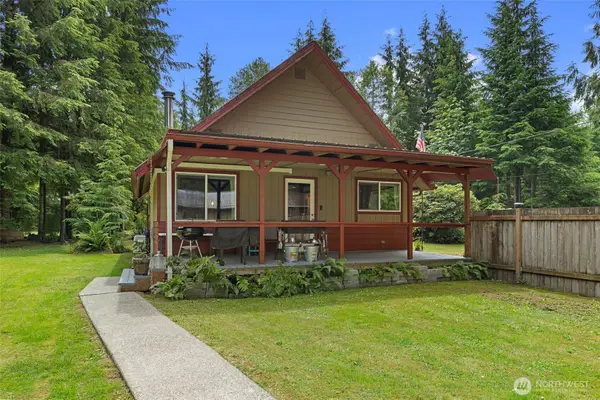 22205 S Forest Loop, Granite Falls, WA 98252