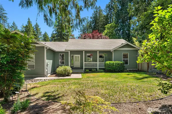 940 E Lakeshore Drive, Allyn, WA 98524