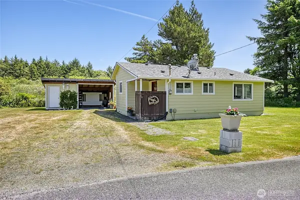 58 Oyehut Road, Hoquiam, WA 98550