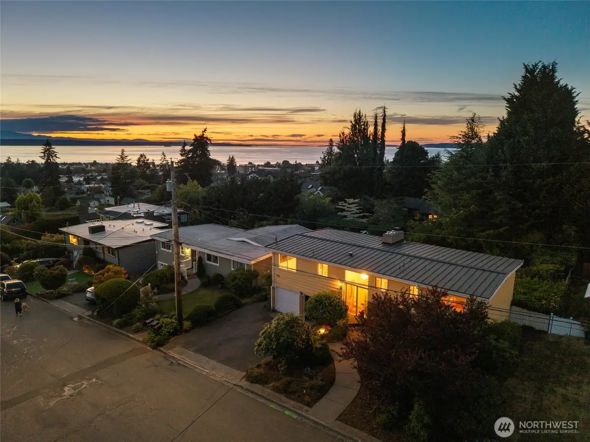 741 Hemlock Street, Edmonds, WA 98020 - #1