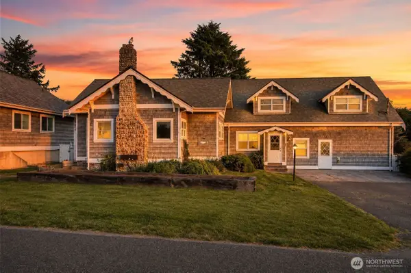 6 4th Street N, Pacific Beach, WA 98571