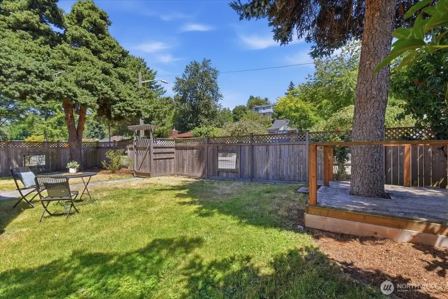 8109 15th Avenue Sw, Seattle, WA 98106 - #2