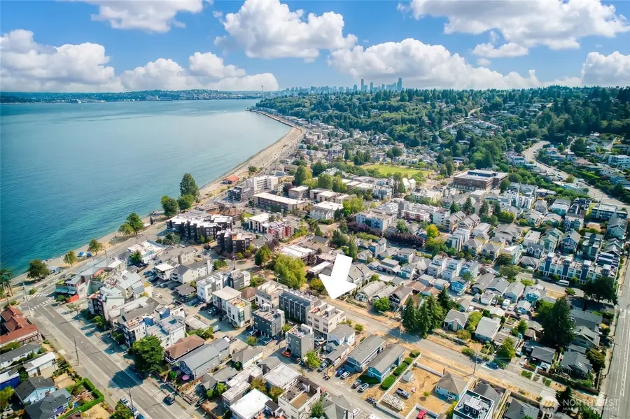 3025 62nd Avenue Sw, Seattle, WA 98116 - #3