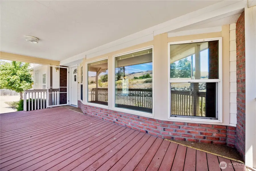 2251 Columbia Boulevard, Bridgeport, WA 98813 - #3