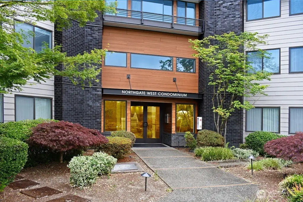 11300 1st Avenue Ne #321, Seattle, WA 98125 - #1