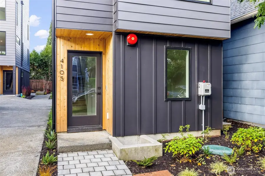 4105 25th Avenue Sw, Seattle, WA 98106 - #3