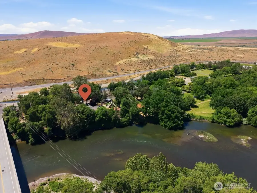 76704 N Yakima River Road, West Richland, WA 99353 - #2