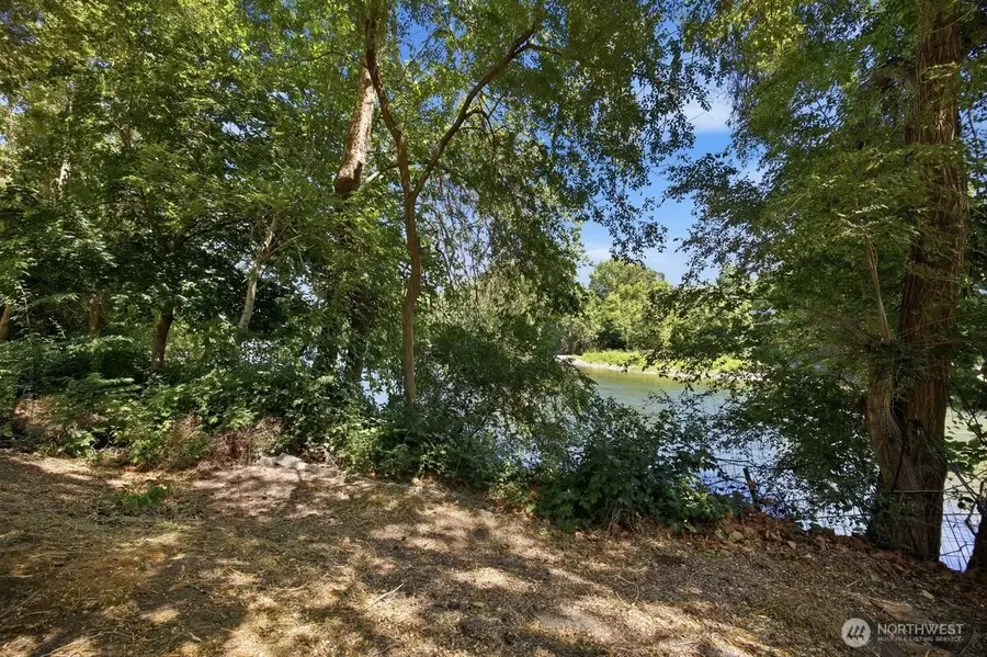 76704 N Yakima River Road, West Richland, WA 99353 - #3