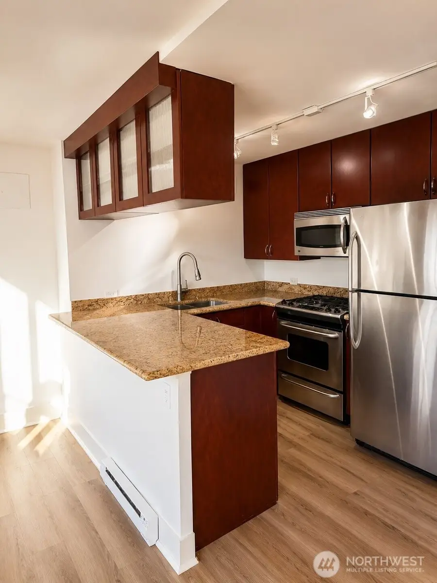 1105 Spring #901, Seattle, WA 98104 - #2