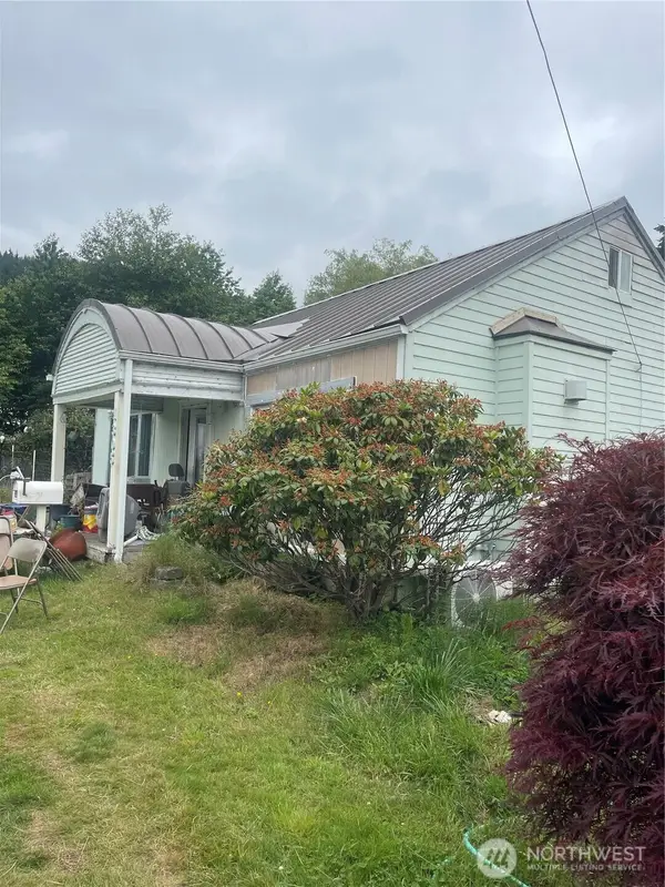 1305 Park Avenue, Raymond, WA 98577