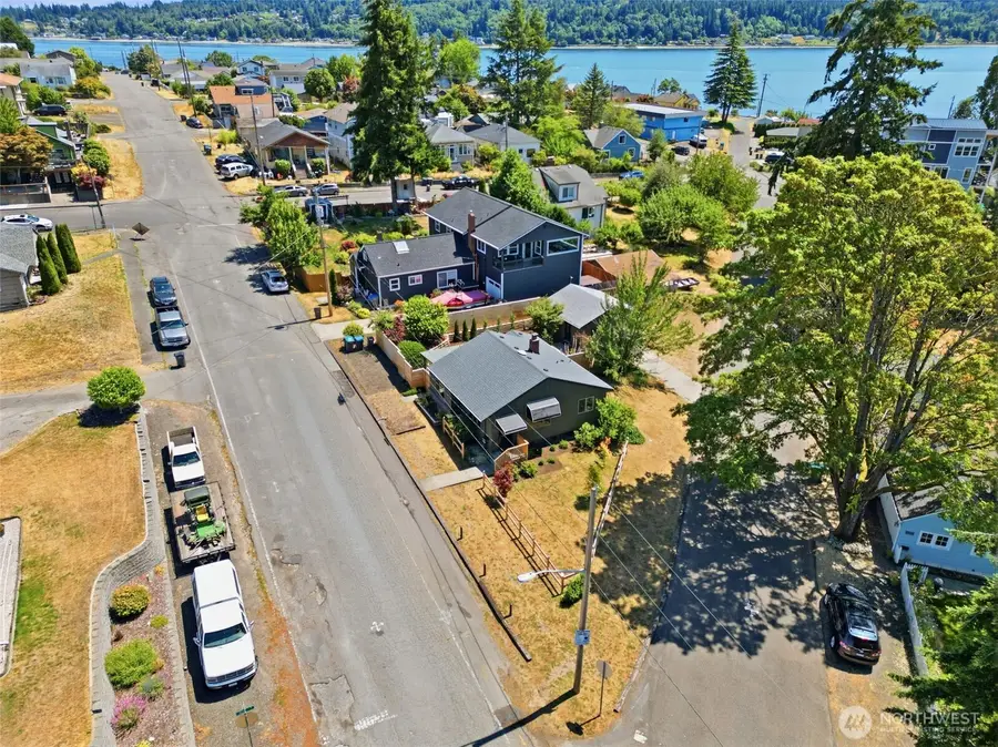 922 Pitt Avenue, Bremerton, WA 98310 - #3